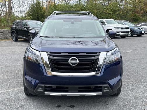2025 Nissan Pathfinder Platinum 4WD