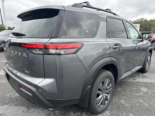 2025 Nissan Pathfinder SV 4WD