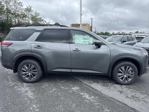 2025 Nissan Pathfinder SV 4WD