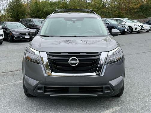 2025 Nissan Pathfinder SV 4WD