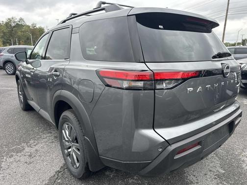 2025 Nissan Pathfinder SV 4WD