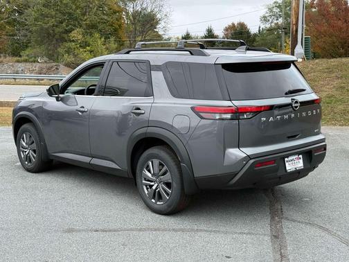 2025 Nissan Pathfinder SV 4WD