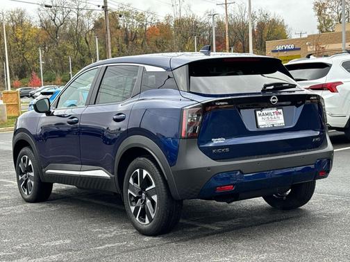 2025 Nissan Kicks SV