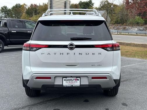 2025 Nissan Pathfinder SL 4WD