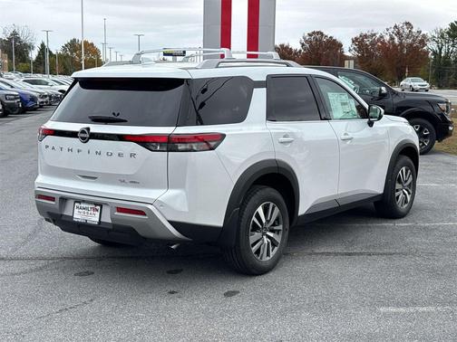 2025 Nissan Pathfinder SL 4WD