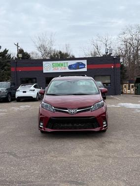 Salsa Red Pearl 2019 Toyota Sienna XLE Passenger Van