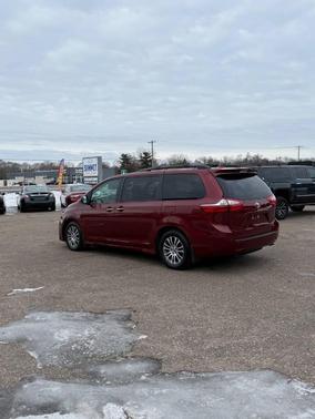 2019 Toyota Sienna XLE