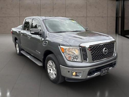 2017 Nissan Titan SV