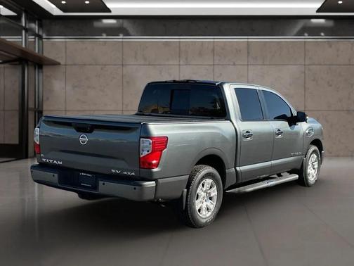 2017 Nissan Titan SV