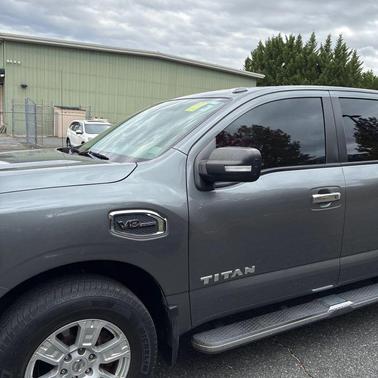 2017 Nissan Titan SV