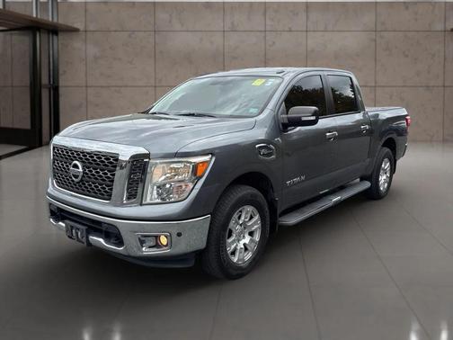 2017 Nissan Titan SV