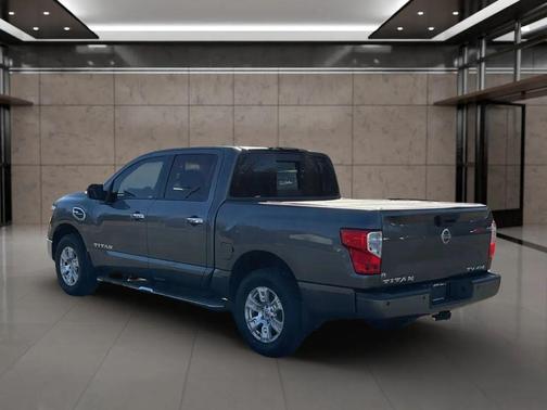 2017 Nissan Titan SV