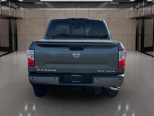 2017 Nissan Titan SV