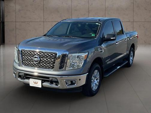 2017 Nissan Titan SV