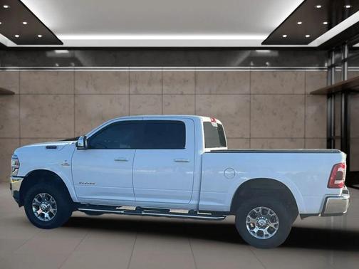 2020 RAM 2500 Laramie Crew Cab 4X4 6'4' Box