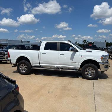 2020 RAM 2500 Laramie Crew Cab 4X4 6'4' Box