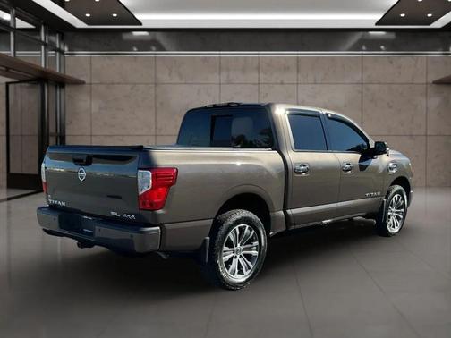 2017 Nissan Titan SL