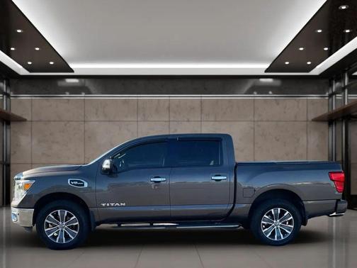 2017 Nissan Titan SL