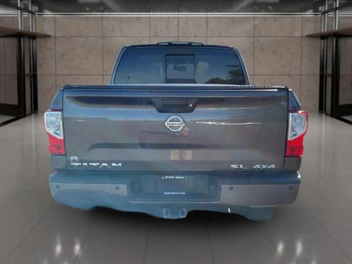 2017 Nissan Titan SL