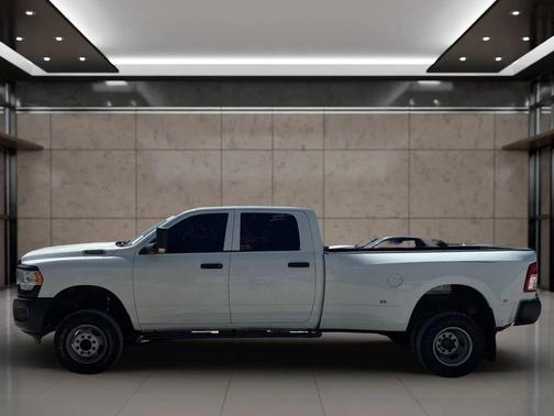 2019 RAM 3500 Tradesman Crew Cab 4x4 8' Box