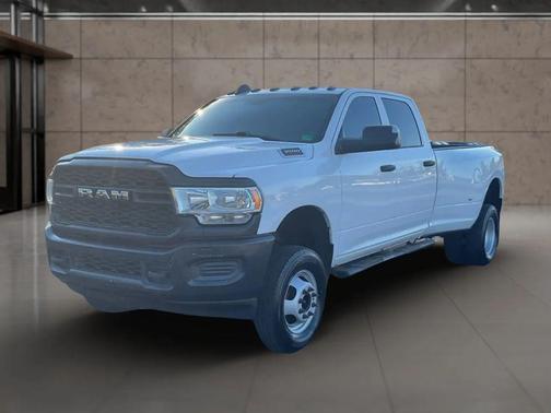 2019 RAM 3500 Tradesman Crew Cab 4x4 8' Box