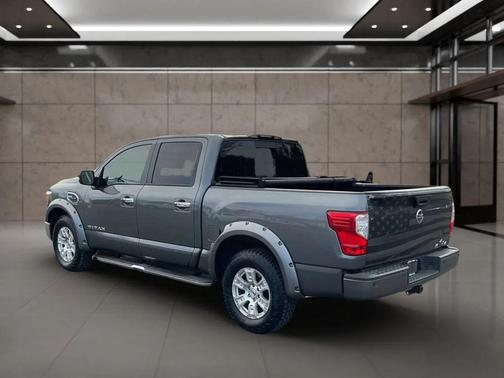2017 Nissan Titan SV