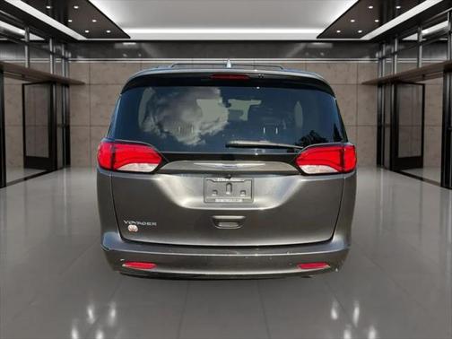 2020 Chrysler Voyager LXI