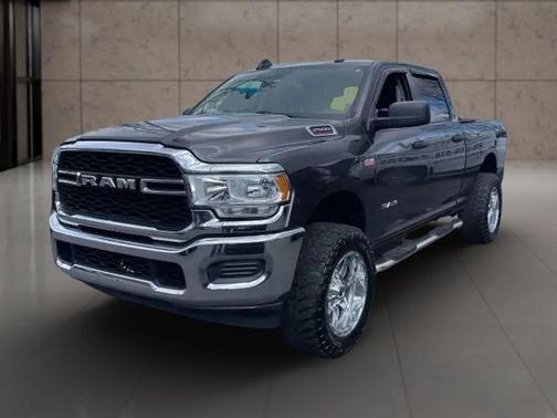 2020 RAM 2500 Tradesman Crew Cab 4X4 6'4' Box