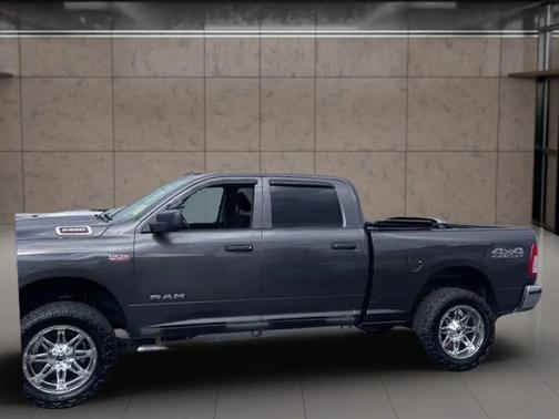 2020 RAM 2500 Tradesman Crew Cab 4X4 6'4' Box