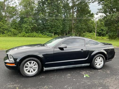 2007 Ford Mustang Deluxe