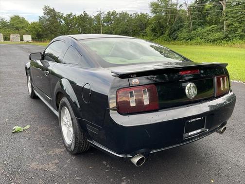 2007 Ford Mustang Deluxe