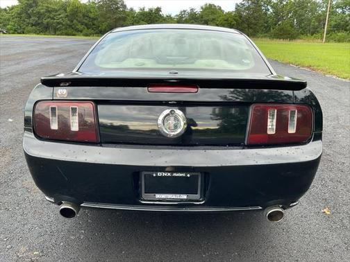 2007 Ford Mustang Deluxe