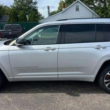 Silver 2021 Jeep Grand Cherokee L Overland