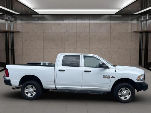 2018 RAM 3500 Tradesman Crew Cab 4x4 6'4' Box