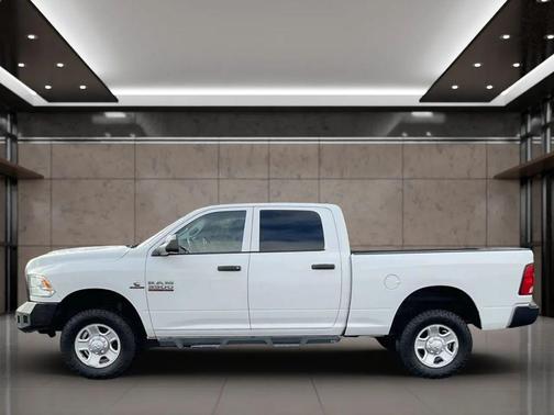 2018 RAM 3500 Tradesman Crew Cab 4x4 6'4' Box