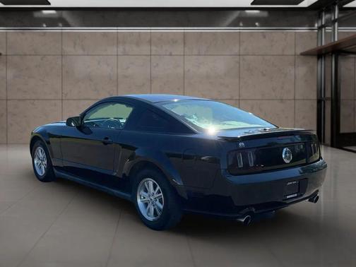 2007 Ford Mustang Deluxe