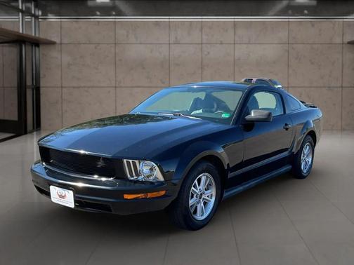 2007 Ford Mustang Deluxe