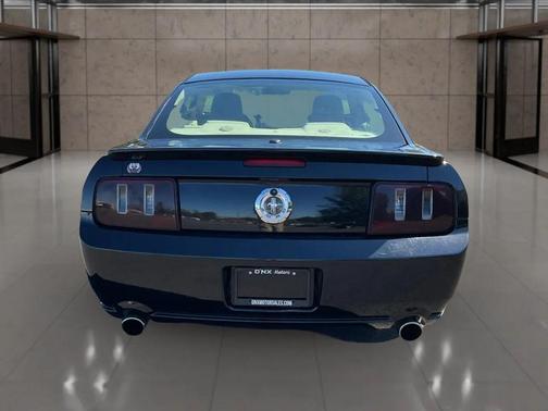 2007 Ford Mustang Deluxe