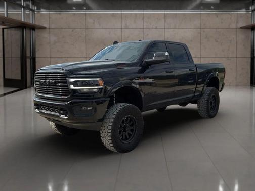 2020 RAM 2500 Laramie Crew Cab 4X4 6'4' Box