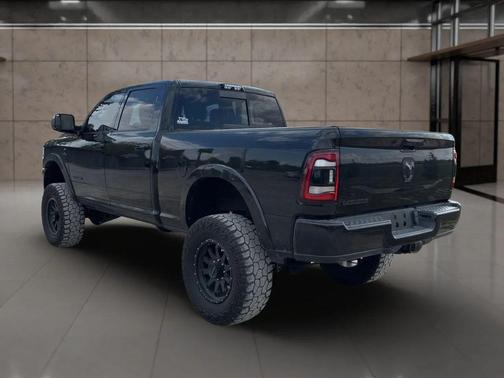 2020 RAM 2500 Laramie Crew Cab 4X4 6'4' Box