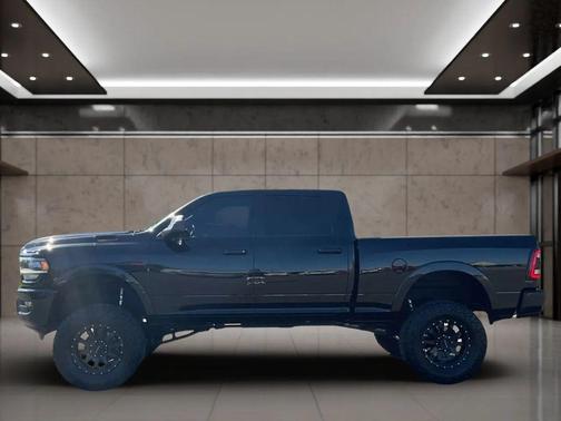 2020 RAM 2500 Laramie Crew Cab 4X4 6'4' Box