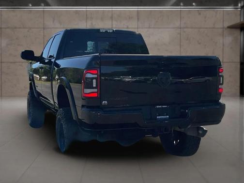 2020 RAM 2500 Laramie Crew Cab 4X4 6'4' Box