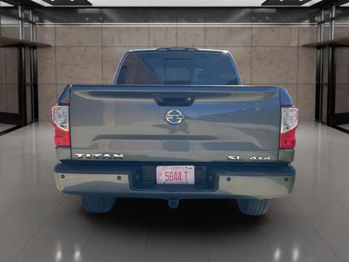 2018 Nissan Titan SL