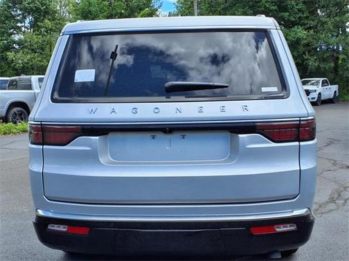 2025 Jeep Wagoneer Base