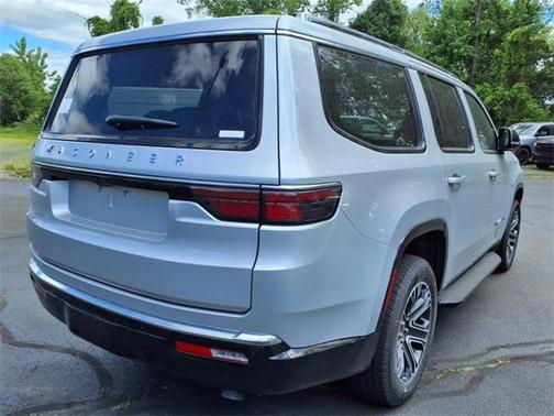 2025 Jeep Wagoneer Base