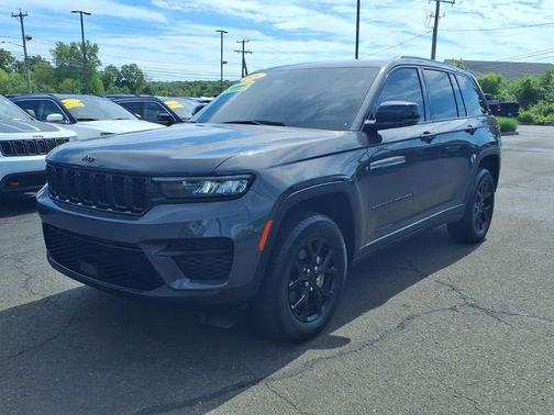 Baltic Gray Metallic Clearcoat 2024 Jeep Grand Cherokee Altitude