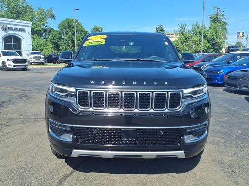Diamond Black Crystal Pearlcoat 2024 Jeep Wagoneer Series II