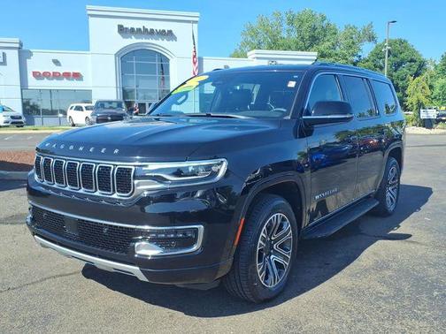 Diamond Black Crystal Pearlcoat 2024 Jeep Wagoneer Series II
