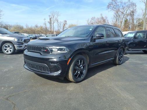 DB Black Crystal Clearcoat 2026 Dodge Durango GT Plus