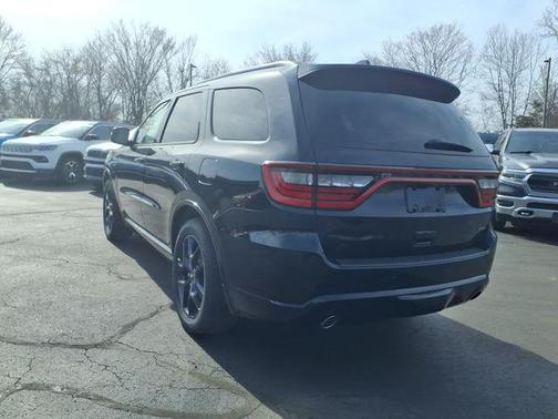 DB Black Crystal Clearcoat 2026 Dodge Durango GT Plus